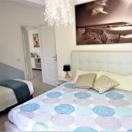 Ttg Rimini - Seafront Apartment - 2 Bedrooms * Ρίμινι