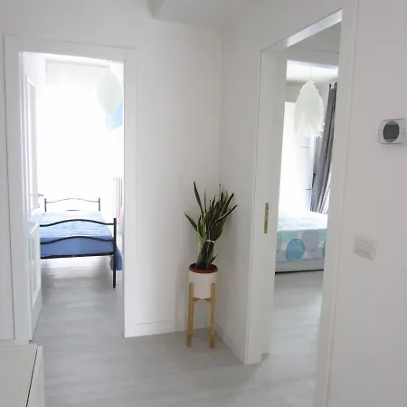 Ttg Rimini - Seafront Apartment - 2 Bedrooms Ρίμινι