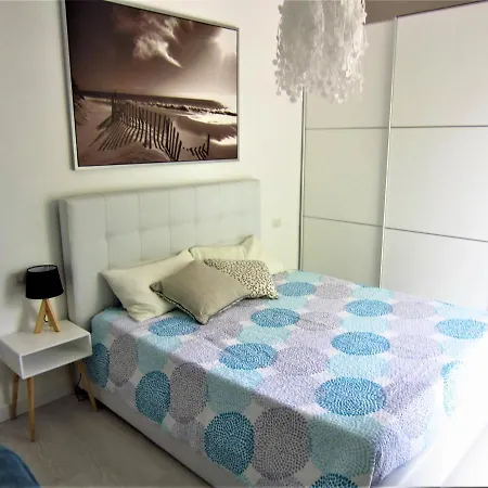 Ttg Rimini - Seafront Apartment - 2 Bedrooms Ρίμινι
