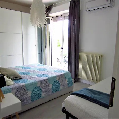 アパート Happy Whale リミニ