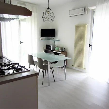 Ttg Rimini - Seafront Apartment - 2 Bedrooms