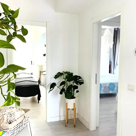 Apartment Happy Whale