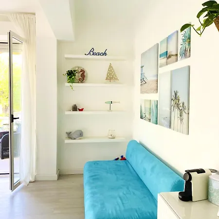 Apartment Happy Whale