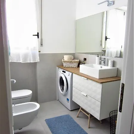 Happy Whale Apartment