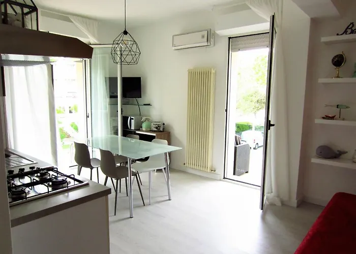 Happy Whale Ρίμινι